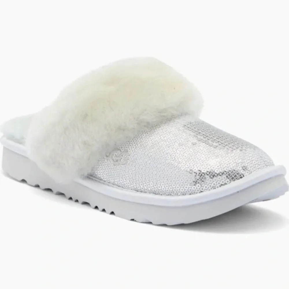 🆕UGG Kids Cozy II Genuine Shearling Scuff Slipper Silver Sequins VACY VIBE::NIB
